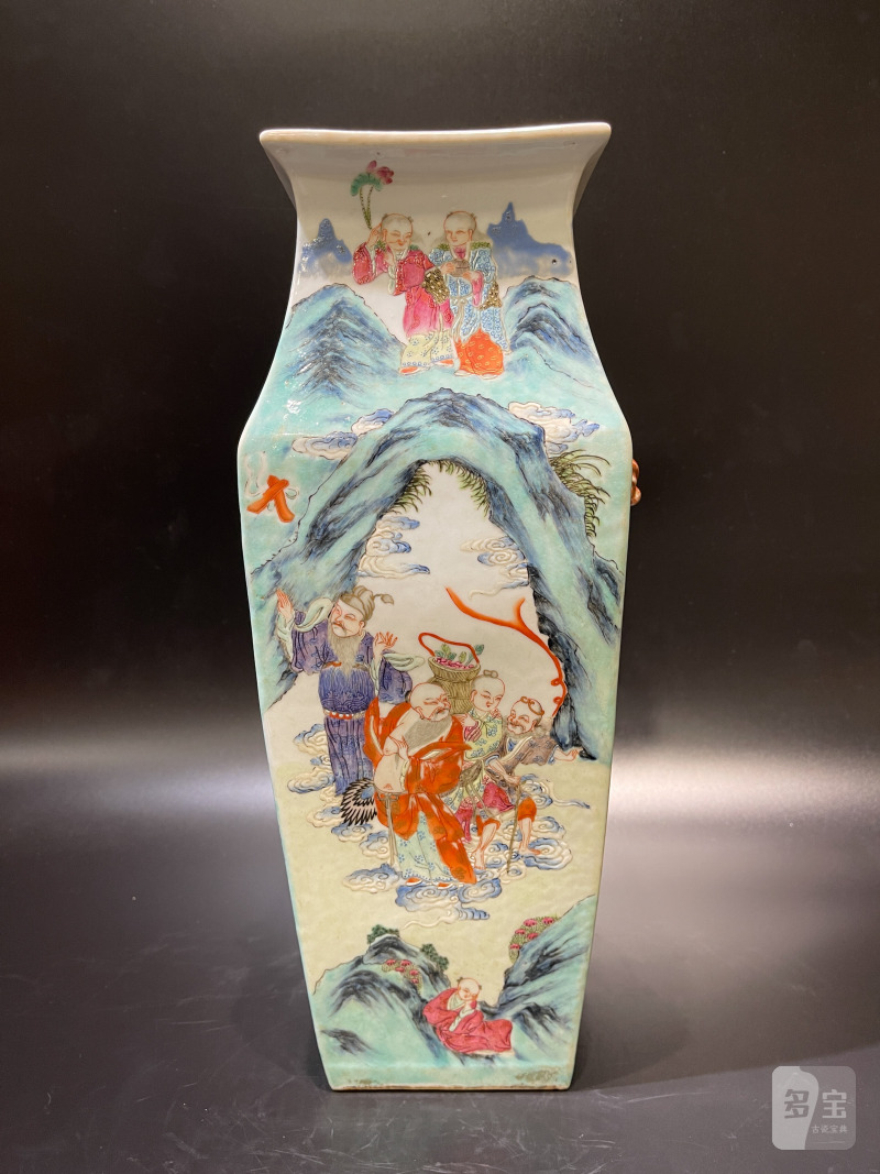 清同治 粉彩群仙祝寿图铺首方瓶 - 图2